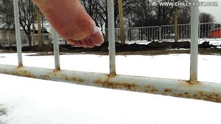 2015-02-23-155-barefoot-in-a-winter-park-part-2