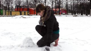 2012-12-11-106-barefoot-in-cold-weather-part-2
