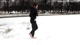 2012-12-11-106-barefoot-in-cold-weather-part-2