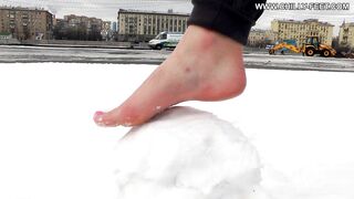 2012-12-11-106-barefoot-in-cold-weather-part-2