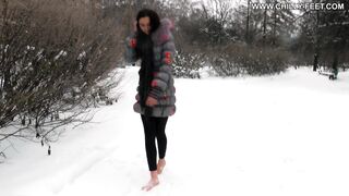 2013-04-14-115-tall-girl-in-the-snow-part-2