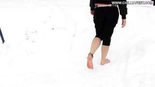 2013-01-29-110-barefoot-car-driver-girl-part-1