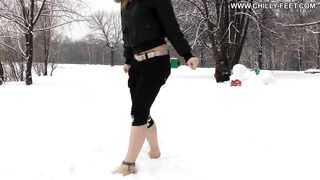 2013-01-29-110-barefoot-car-driver-girl-part-1