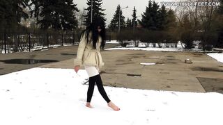 2015-01-08-150-barefoot-in-a-winter-park-part-1