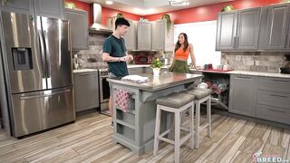 2024-01-17-183134-stepmom-craves-my-cream-s4e3_1280