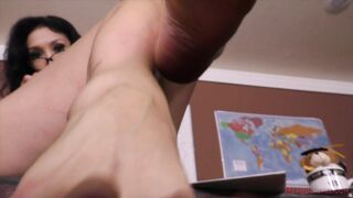 2021-11-17-vicki-chase-in-your-face-_1080