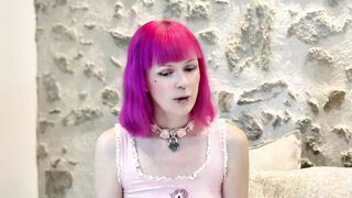 2024-10-31-lily-25-years-old-from-la-roche-sur-yon_720