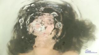 2021-04-28-jen-capone-hd-underwater-bathtub-girls_480p