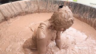 2025-06-29-1326-penelope-is-orgasmic-in-mud