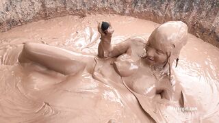2025-06-29-1326-penelope-is-orgasmic-in-mud