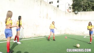 2011-12-22-8929811-women-soccer-players_720