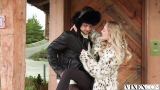 2025-11-08-beautiful-blonde-bella-has-wild-outdoor-sex_720P