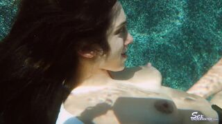 2020-01-21-lilly-submerged-part-2_1080