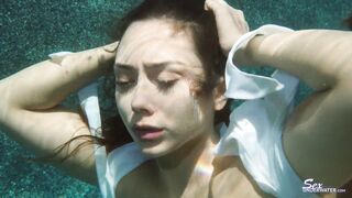 2020-01-14-lilly-submerged-part-1_1080