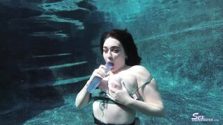 2019-12-13-piage-playing-around-paige-taylor-dildo-play_1080