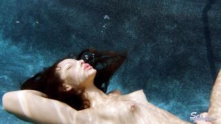 2019-11-24-kittys-swim-pt-3_1080