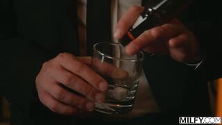 2023-09-13-insatiable-holly-seduces-bartender-and-his-gf-leana_480P