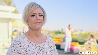2023-08-23-cock-hungry-socialite-fucks-server-at-party_480P
