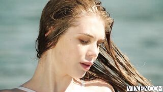 2023-08-18-beautiful-tourist-has-passionate-outdoor-sex_480P