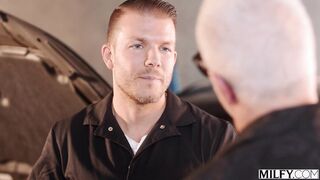 2024-10-02-trophy-wife-elisa-bethann-fucks-mechanic-while-hubby-is-away_720P