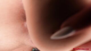 2026-06-24-richelle-ryan-in-your-face-5_1080