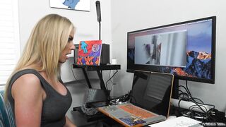 2019-05-08-146836-spying-on-your-mom_720p