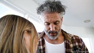 2025-10-30-284413-step-daughters-handy-break_720p