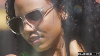2020-08-08-vacation-temptation_480P