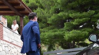 2025-10-19-shaline-devine-opens-house-and-holes__sd