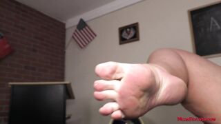 2024-08-21-ryan-conner-in-your-face_1080