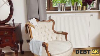 2023-12-07-891-following-white-bunny-hd