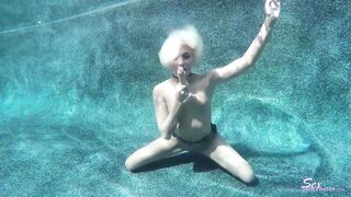 2017-09-15-blake-carter-dildo-play_720
