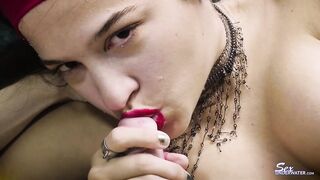 2018-02-04-uw-head-2-lipstick_720