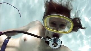 2017-07-28-kris-bikini-scuba-striptease_480