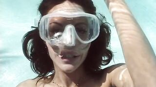 2017-06-23-sara-ashley-sexy-breath-holding_480