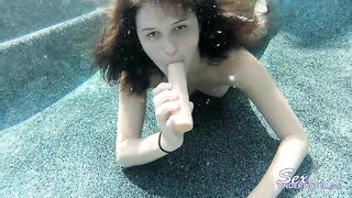 2018-03-16-olivia-dildo-play_720