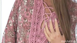 2018-11-19-nessa-devil-tries-out-new-dildo-in-the-hallway-of-her-house-540
