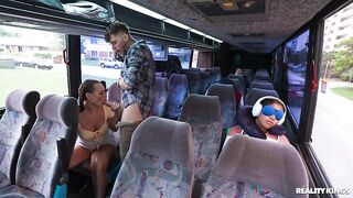 2025-01-12-10606521-cheating-boyfriend-gets-bus-ted_480
