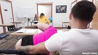 2025-01-07-10583761-fucking-on-exam-day_320