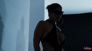 2023-01-07-8385001-totm-party-girl_480