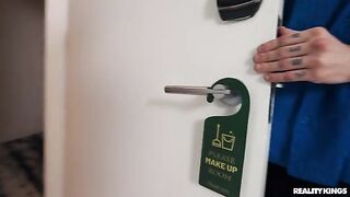 2026-07-13-11503311-hooking-up-with-housekeeping_320
