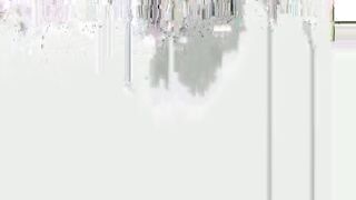 2023-12-27-everybody-loves-jessica-the-most-hyped-up-phone-bu_720p