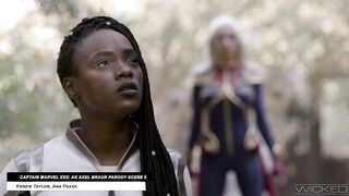 2022-10-12-212703-marvel-vs-dc-best-lesbian-scenes_720p