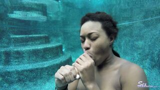 2016-11-11-simone-styles-dildo-play_720
