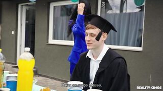 2023-06-12-8827771-college-graduanal_480