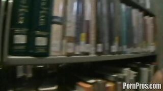 2009-01-08-bookworm-blowjob-slut_950