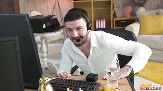 2024-05-04-10066361-call-center-chaos_480