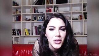 2020-11-20-176361-evil-shows-valentina-nappi-scene-01_576