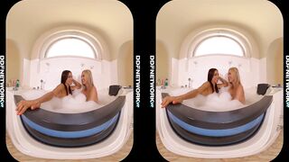 2017-09-04-43463-bubble-bath-pussy-play_WEB