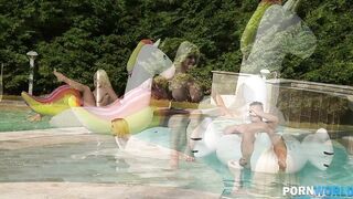 2017-09-24-43574-anal-cramming-by-the-pool_720